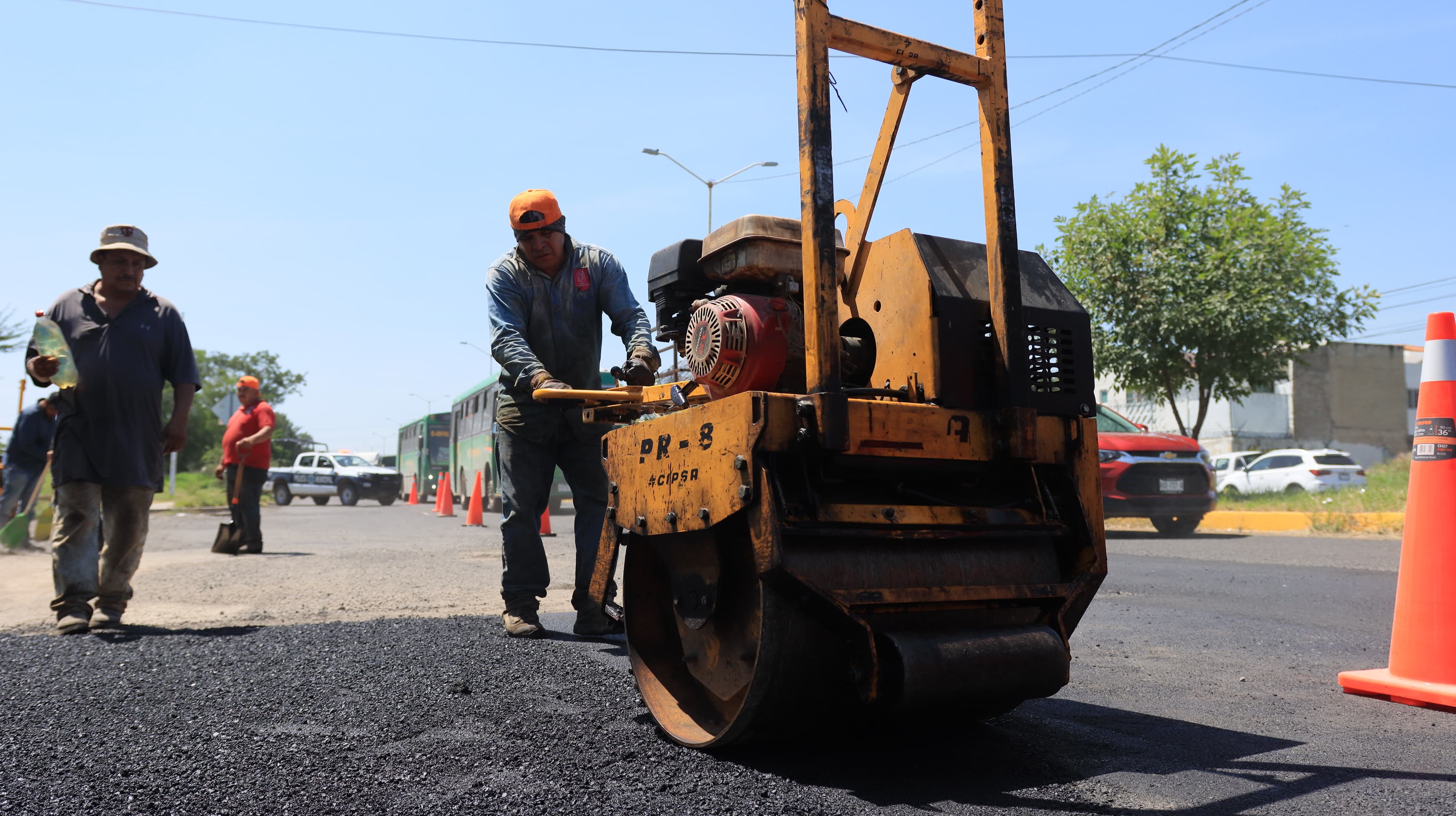 TLAQUEPAQUE ATIENDE CLAMOR DE LAS Y LOS VECINOS: INICIA REHABILITACIÓN DE CAMINO REAL A COLIMA